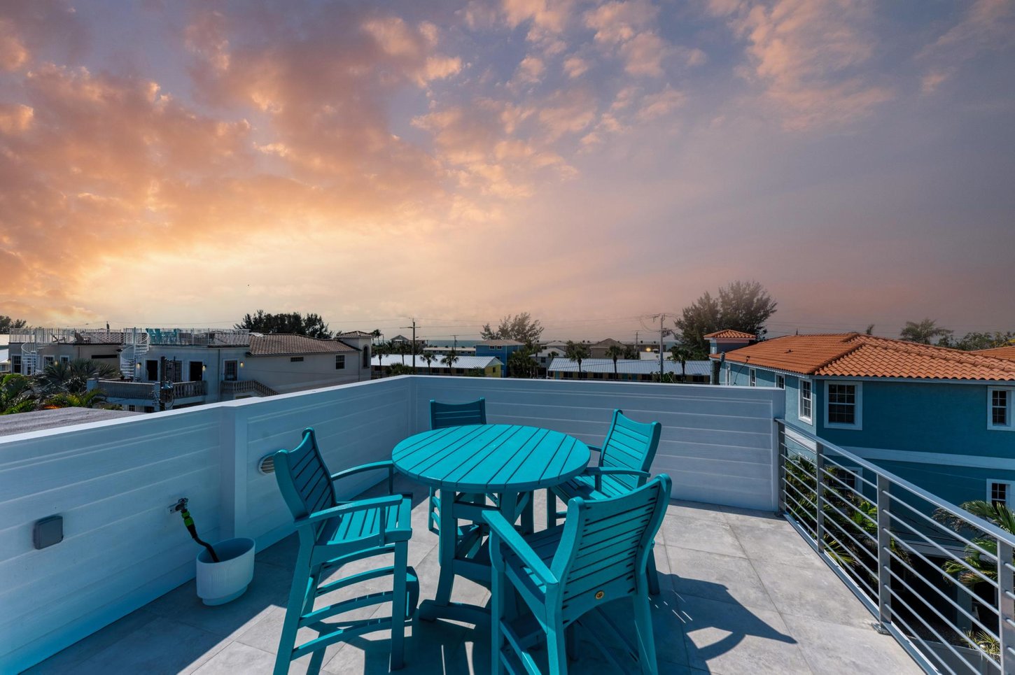 Amazing Sunsets From Large Rooftop Deck