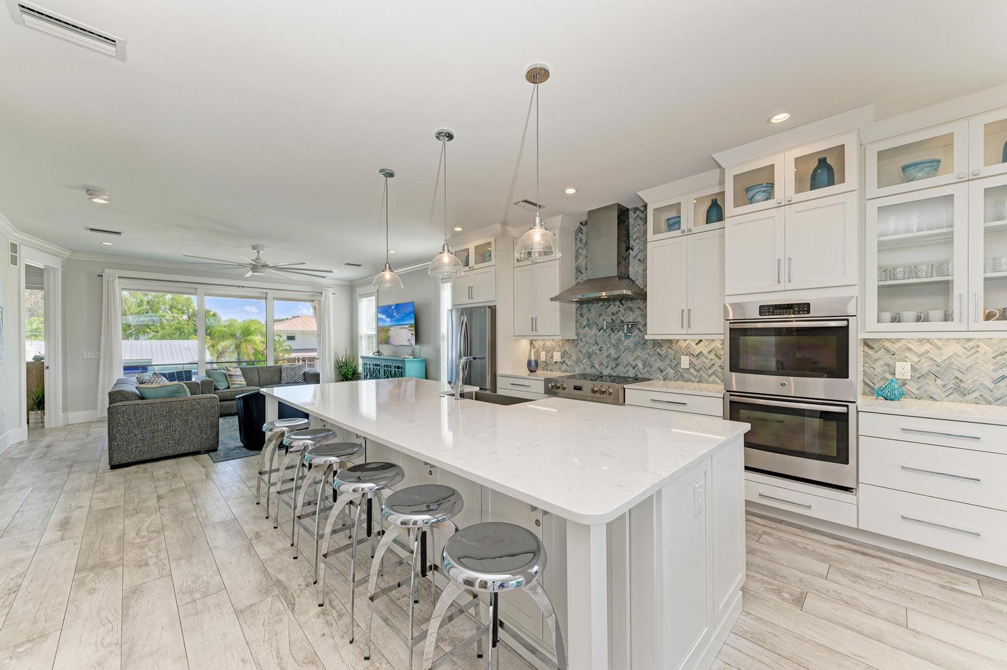 Gourmet Kitchen Fully Stocked With Large Island 