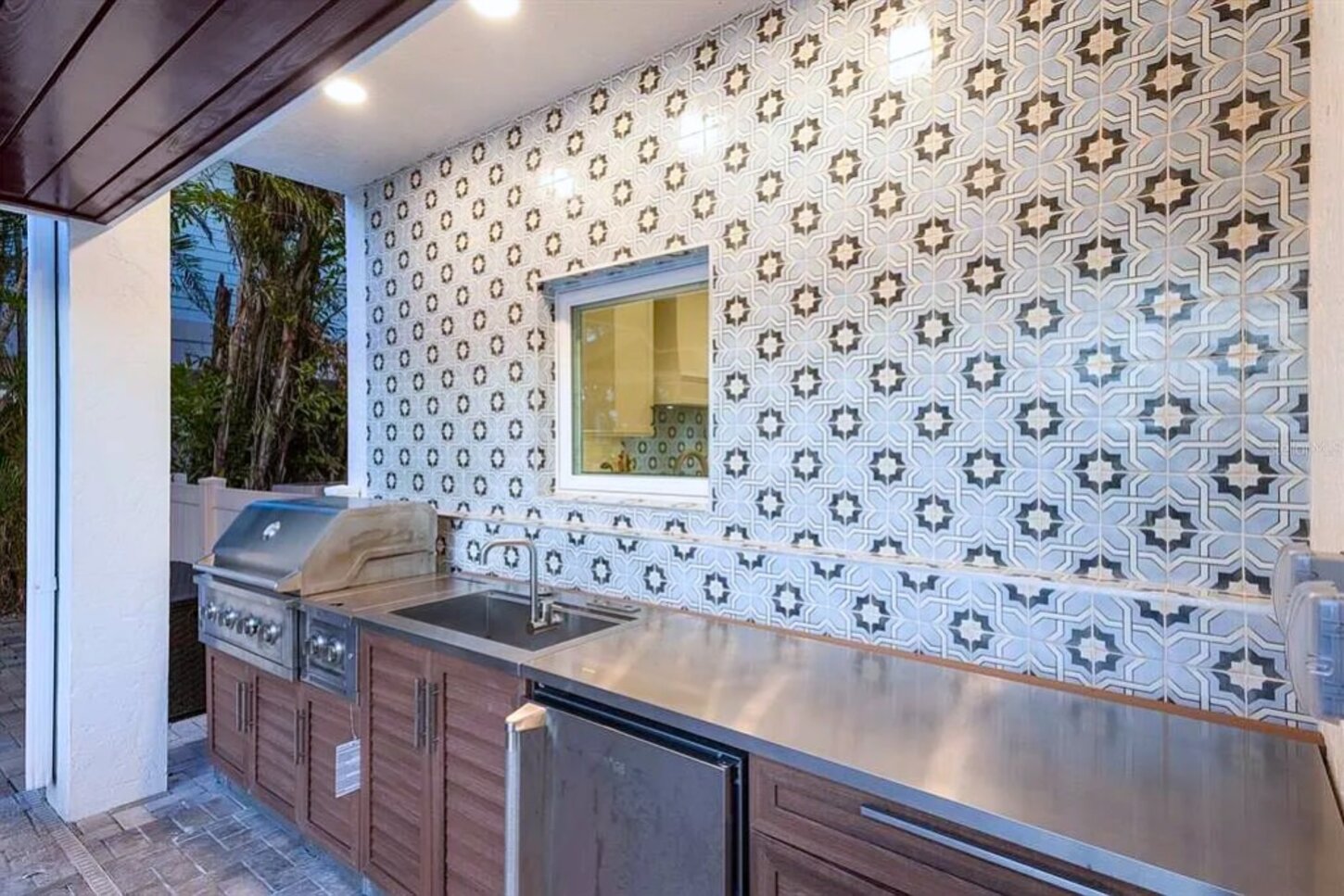 Outdoor Kitchen with Gas Grill, Wine Fridge, Sink