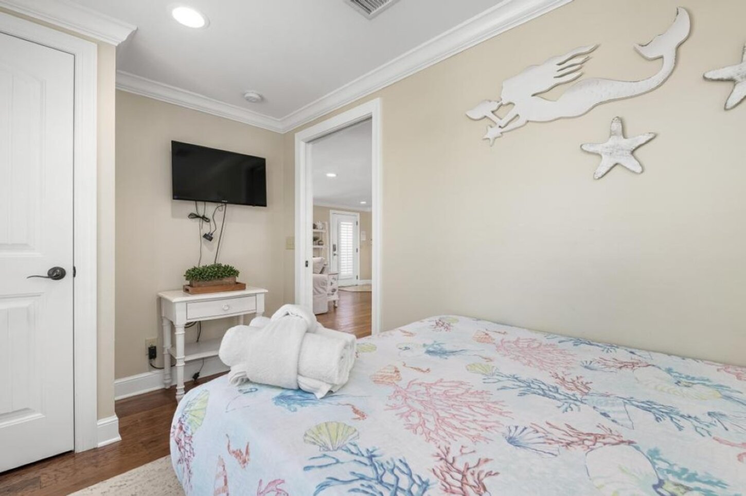 Guest Bedroom (Full)