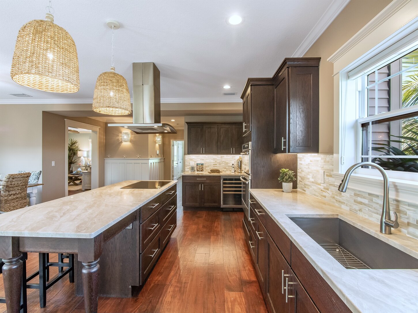 Massive kitchen