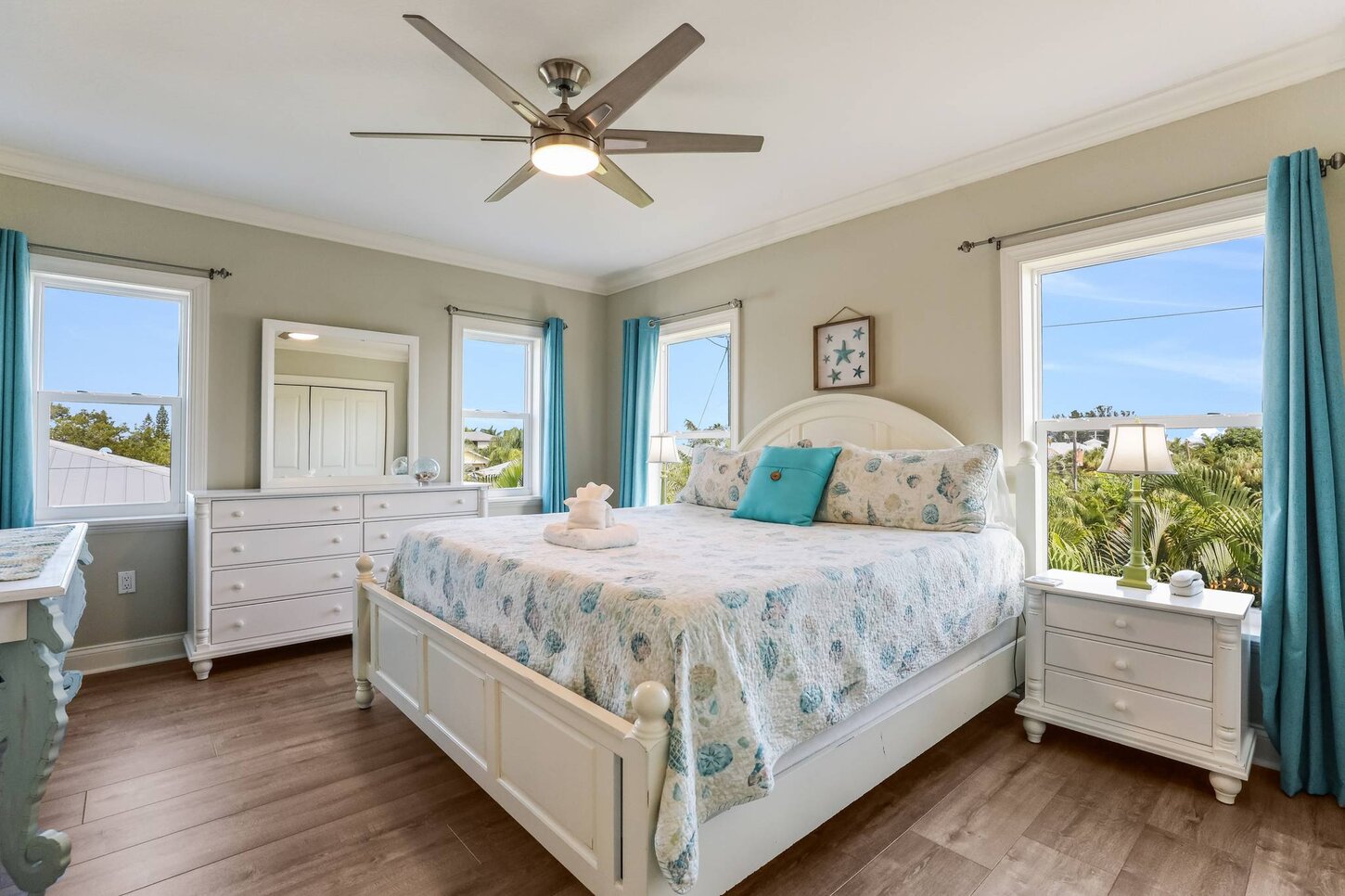 Master bedroomlots of natural light!