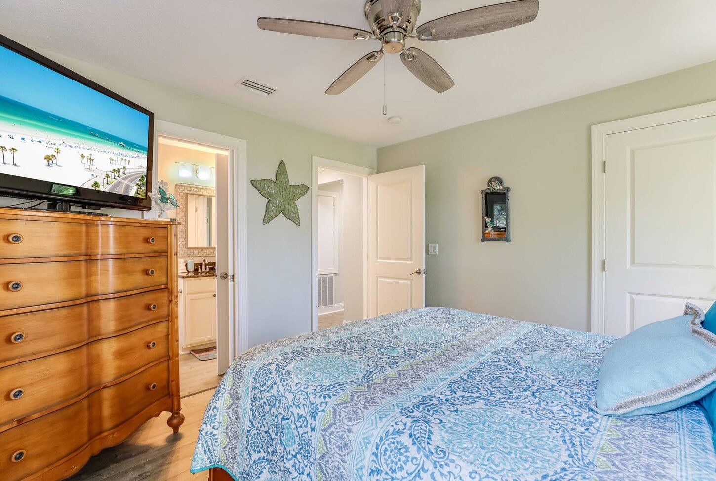 Second bedroom