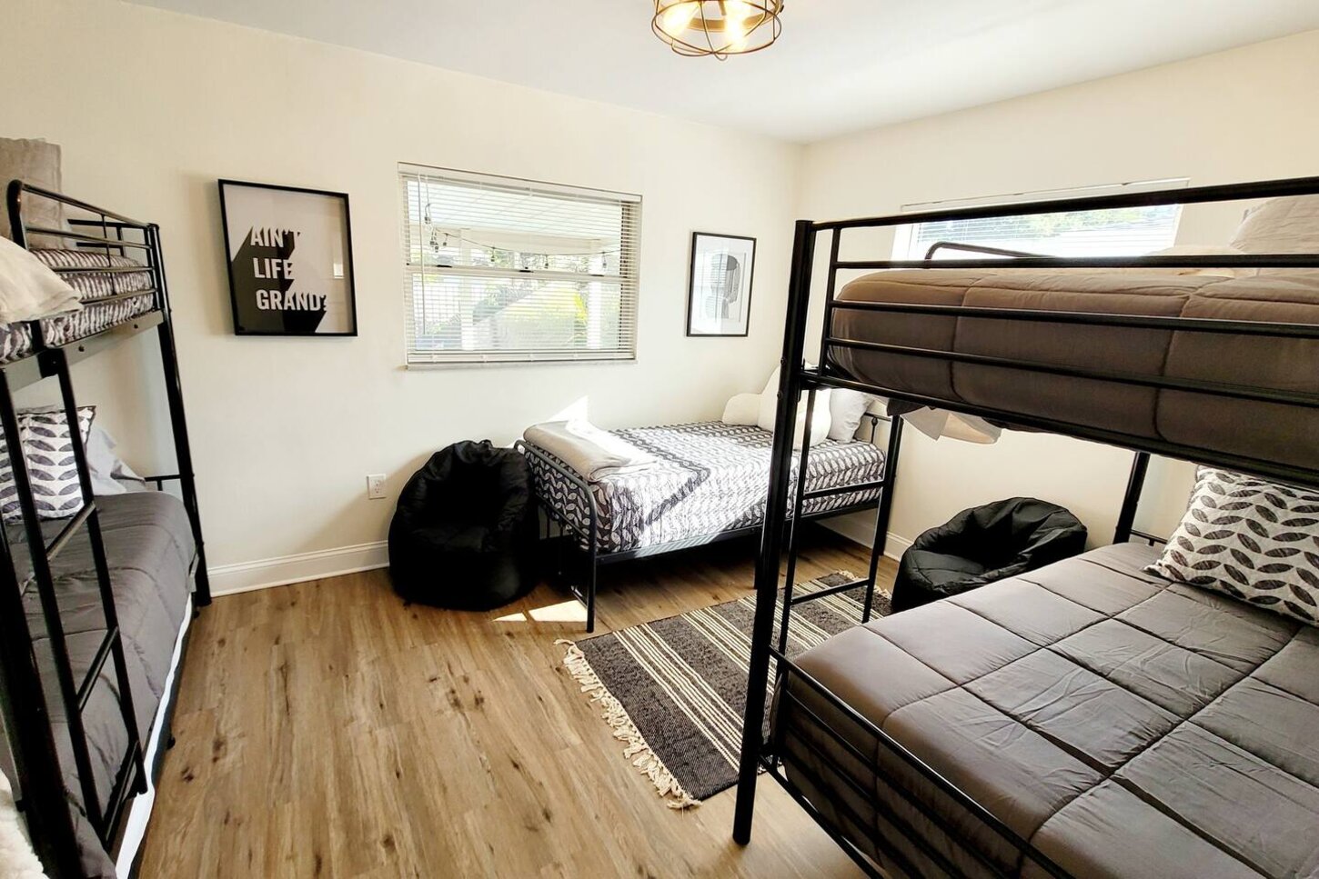 This bunk room can sleep 6 people and is a great place for the kids to have some downtime after a busy day at the beach. 