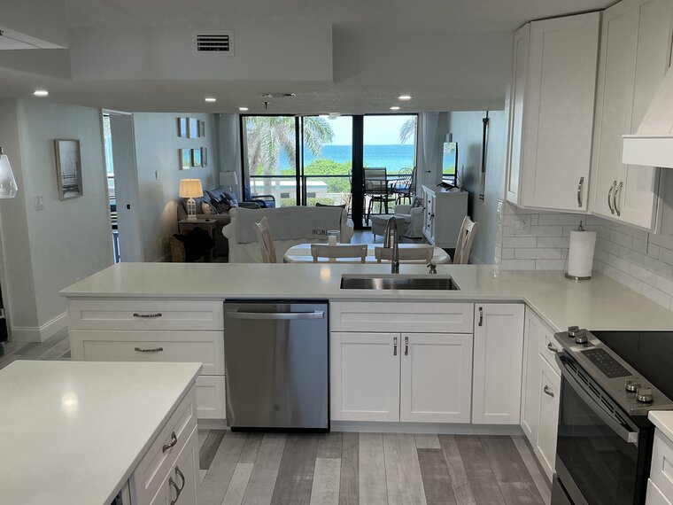 Beautiful remodeled beach condo on south Hutchinson Island, Florida
