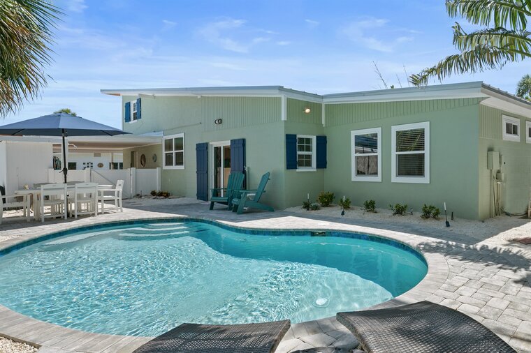 Aquamarine Oasis by Beach Boutique Rentals