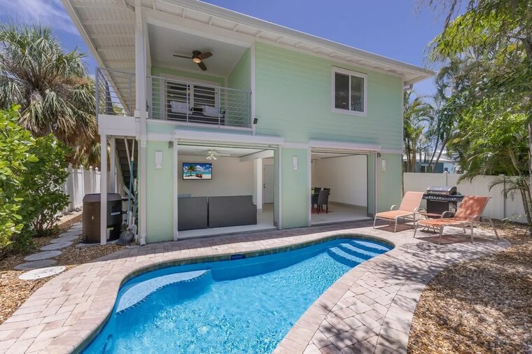 Limelight by Beach Boutique Rentals