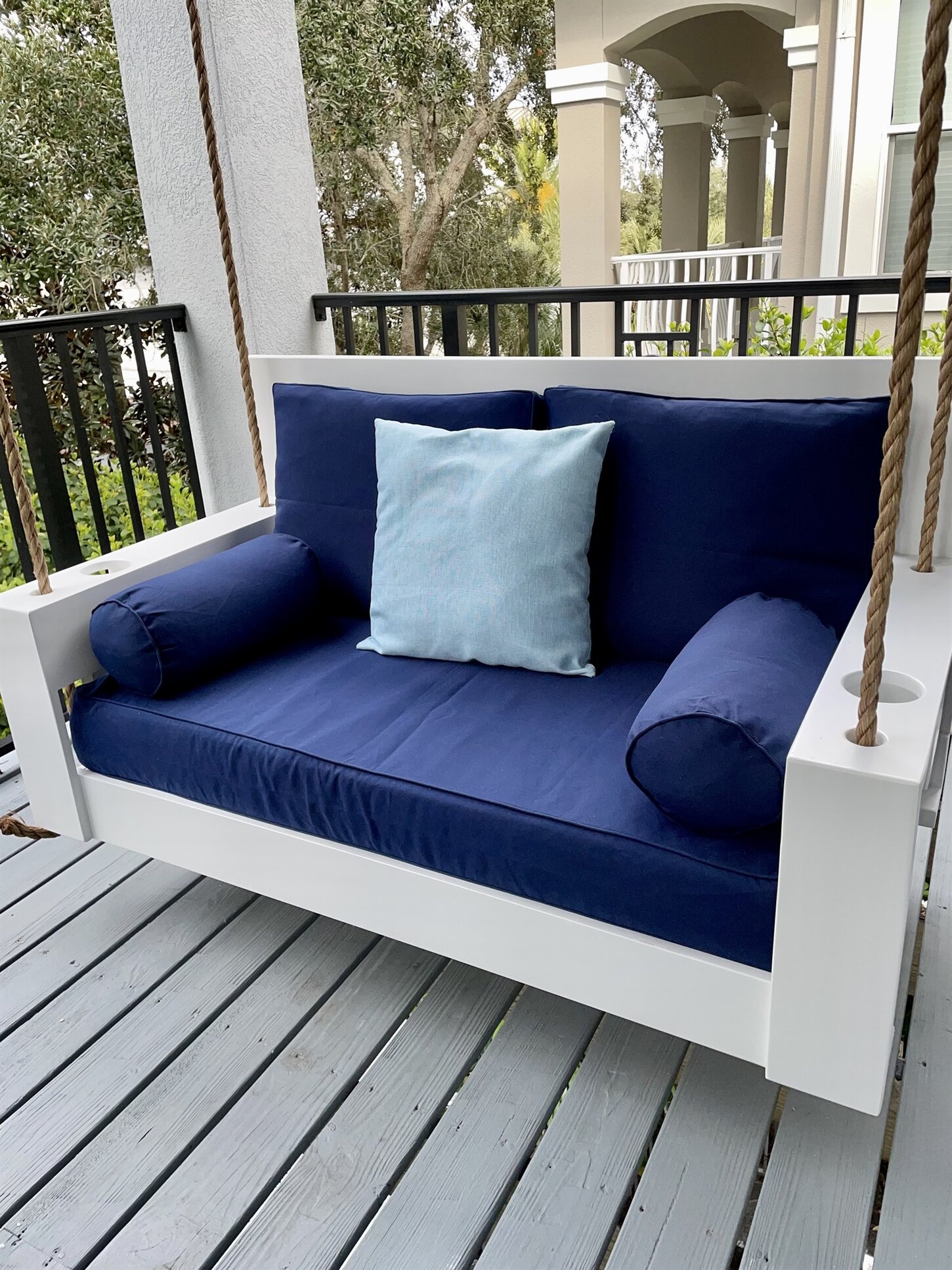 Porch swing