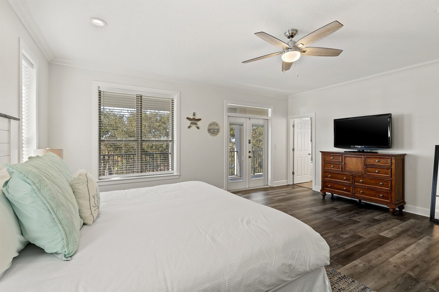 3rd Floor King Bedroom