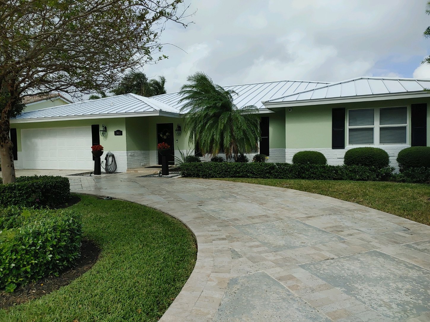 Deep Water Single Family Home in Lighthouse Point in Lighthouse Point
