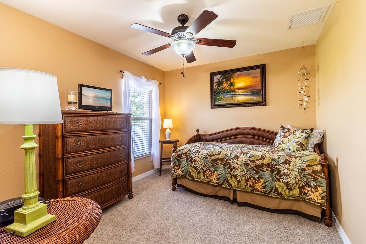 Guest bedroom