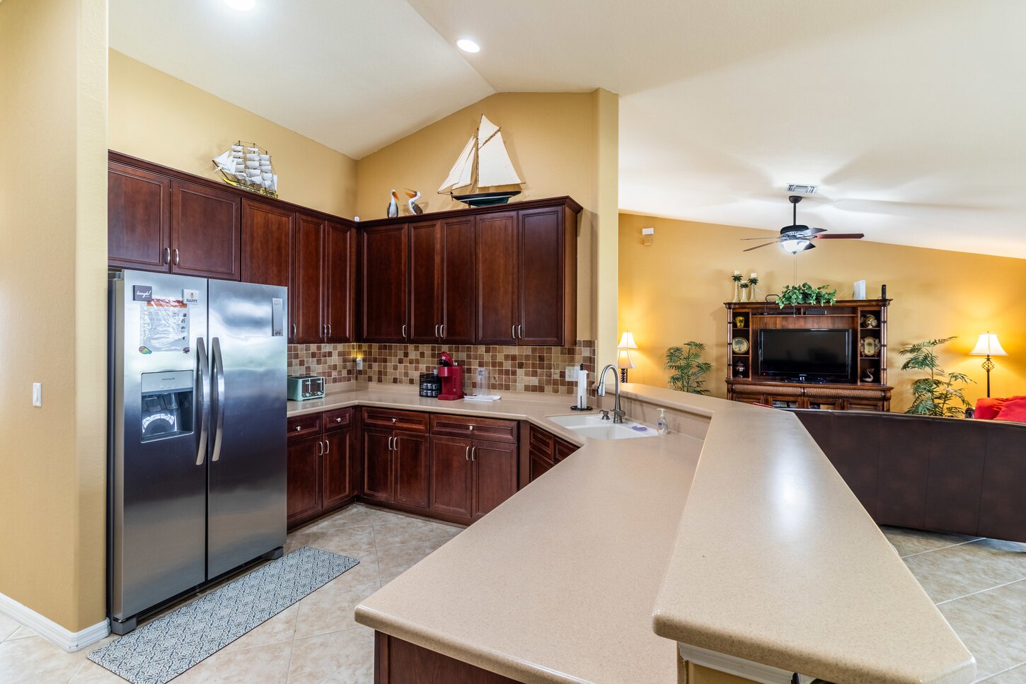 Fully equipped kitchen
