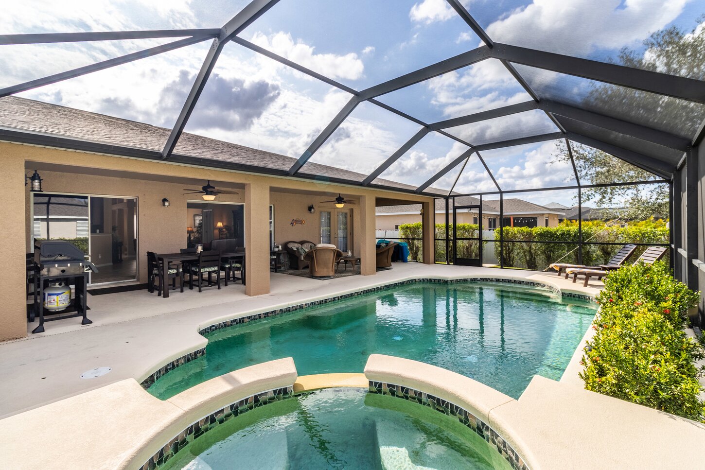 Spa and pool