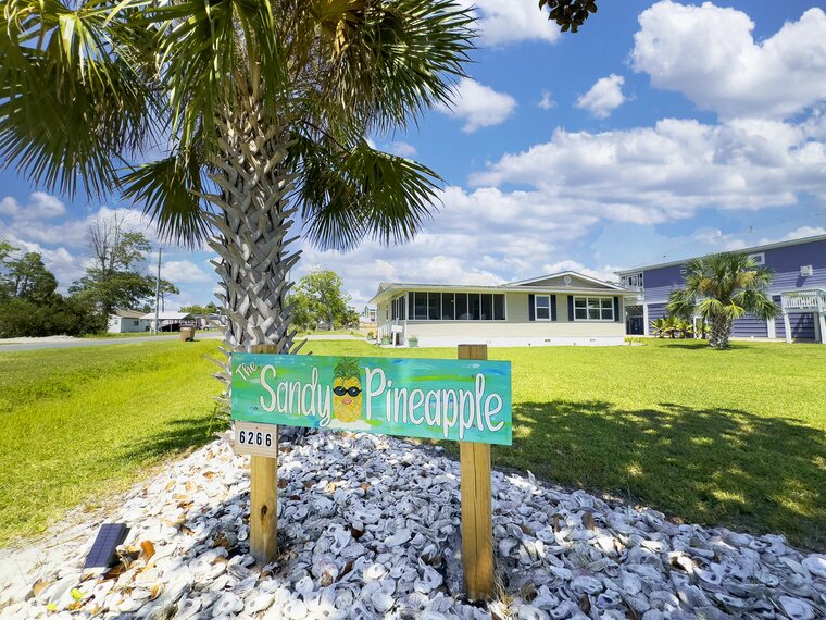 Coastal Home STEPS to Beach, Pet & Family Friendly!