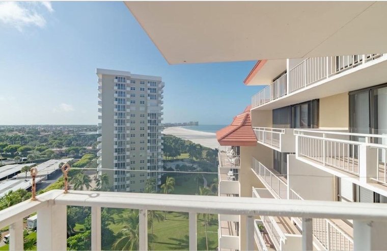 TRADEWINDS Premium Beach Location & Gulf View - 11th Floor Renovated Condo