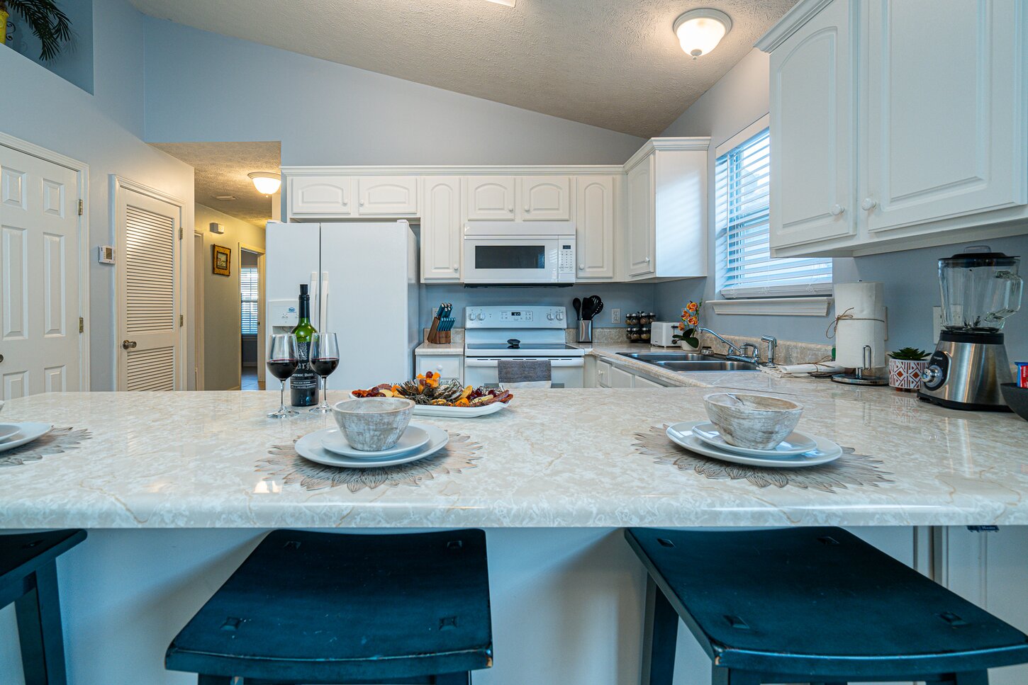 fully equipped kitchen