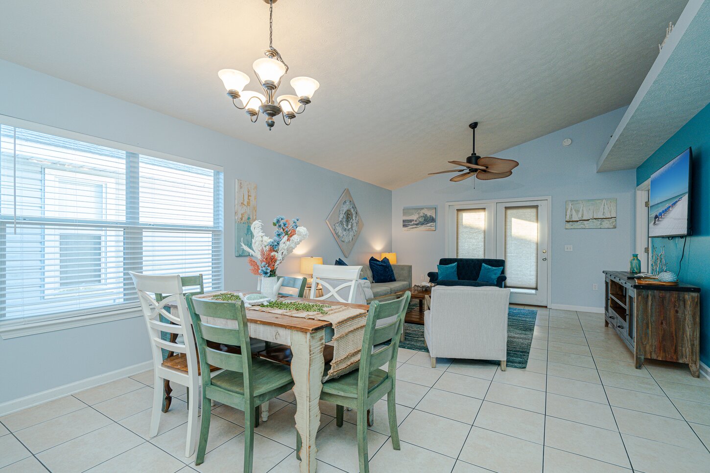 Dinning Table for your family dinner