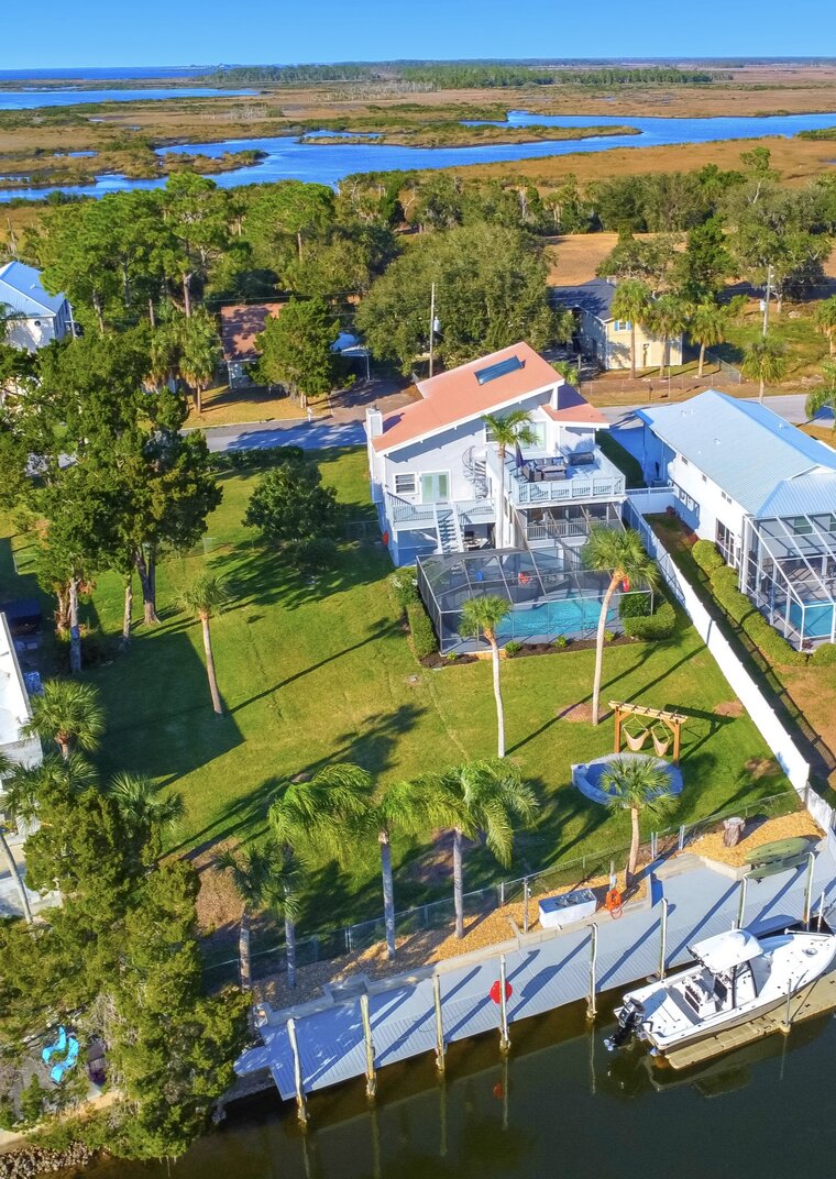 100+Amenities~Waterfront~Pool~Firepit~Kayaks~Direct Gulf Acces:Hernando Hideaway