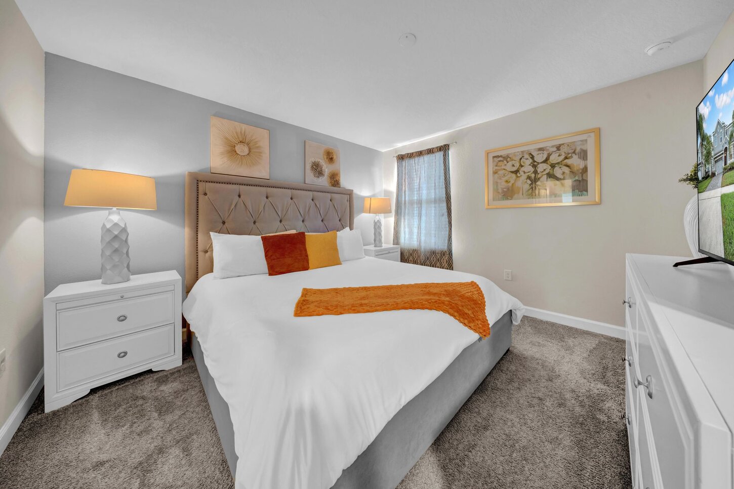  Retreat to a king bedroom with a private ensuite bathroom, offering the perfect blend of comfort and style. Enjoy soft lighting from the bedside lamp, unwind with your favorite shows on the  TV, and relax in total privacy.