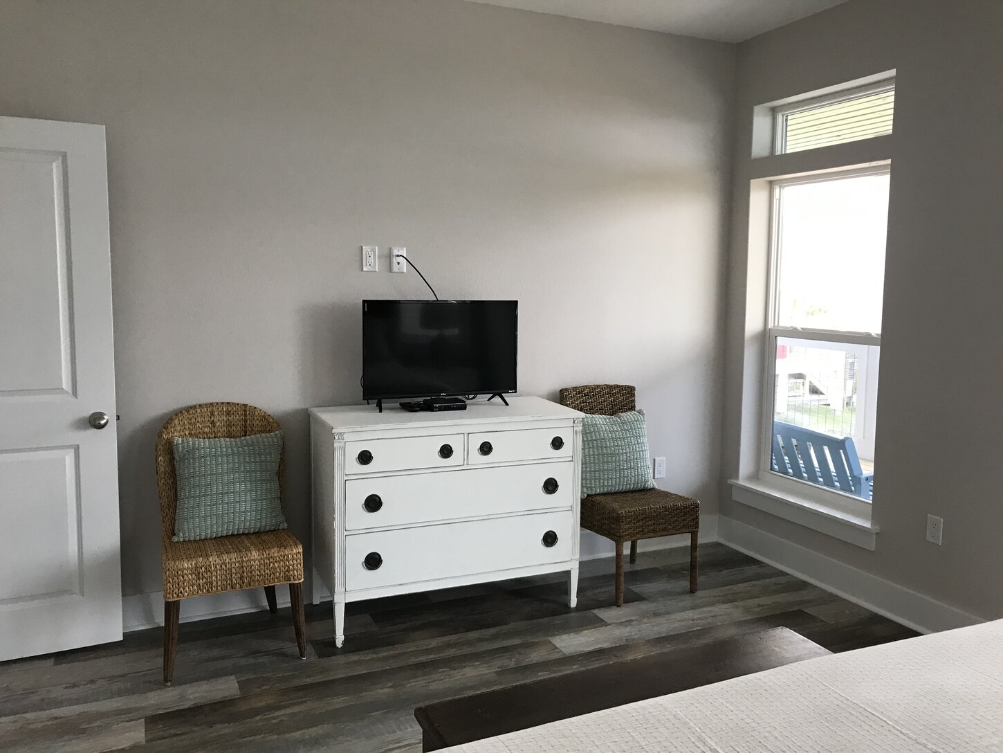 Mid-level North King suite