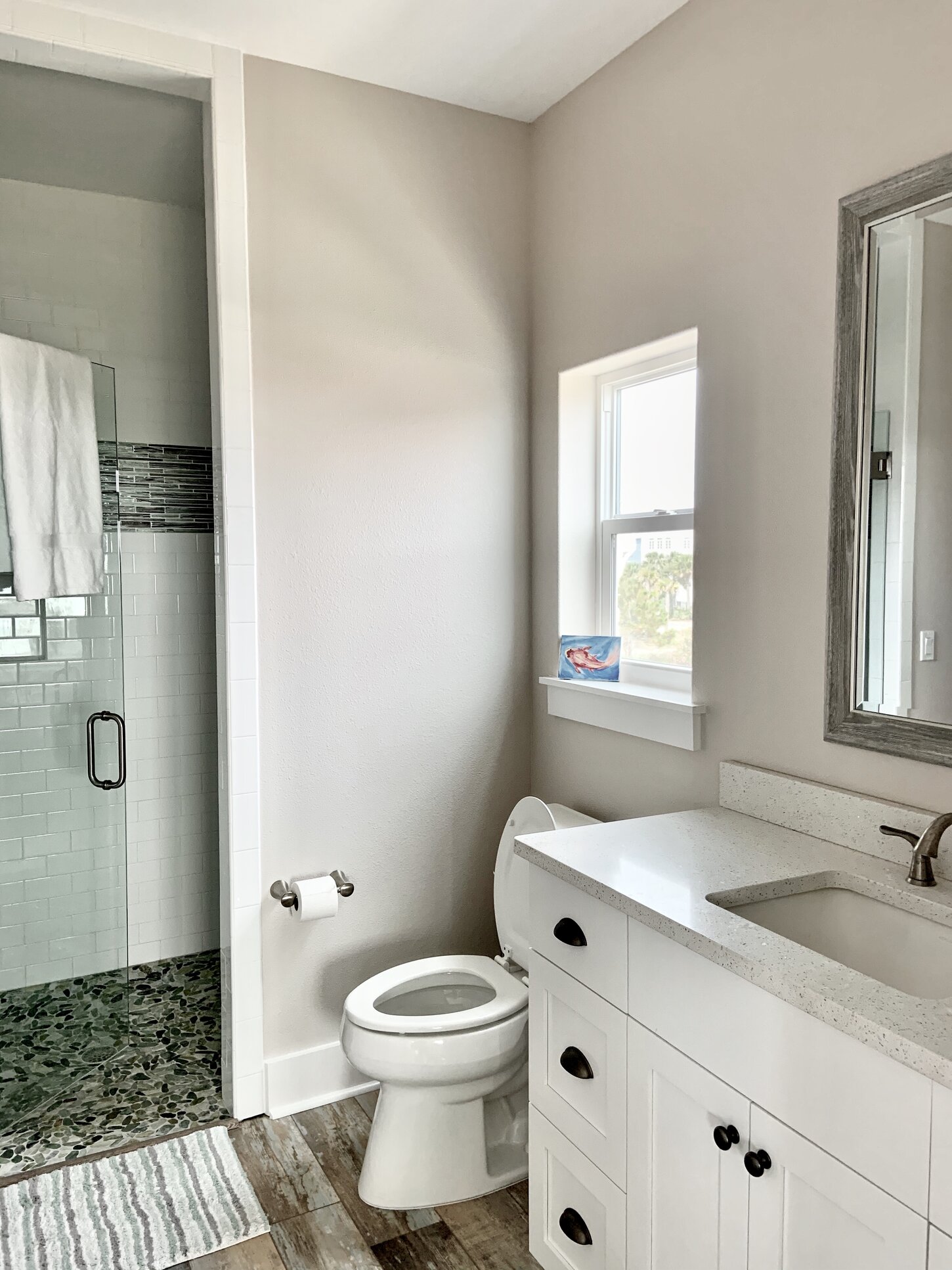 Mid-Level South King bath