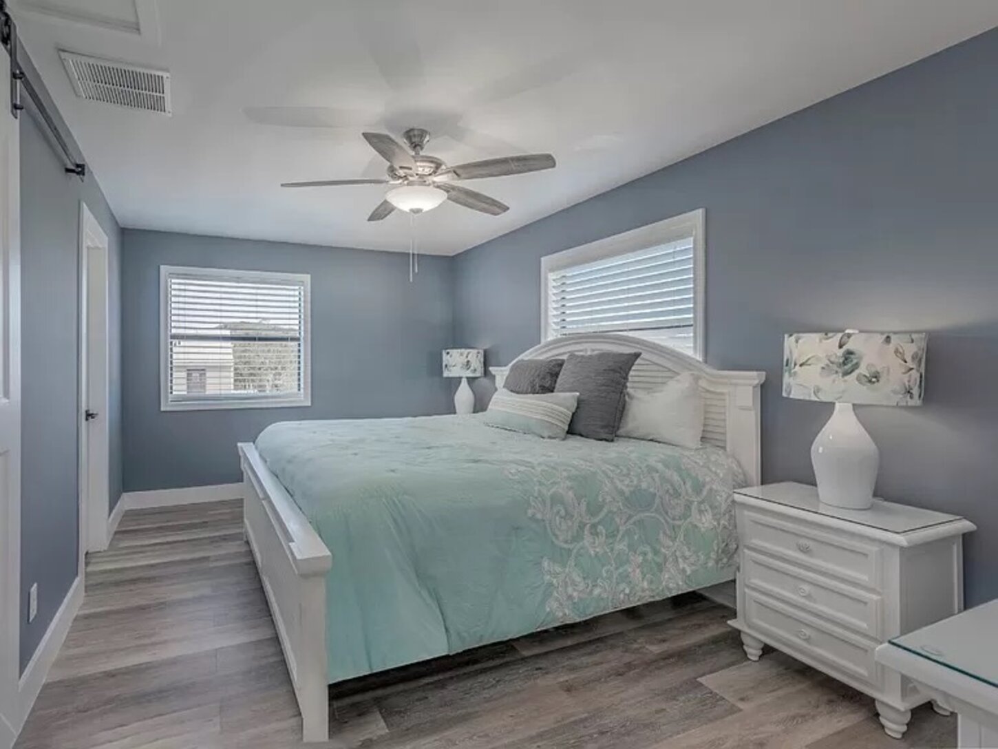 Upstairs King size bedroom #1