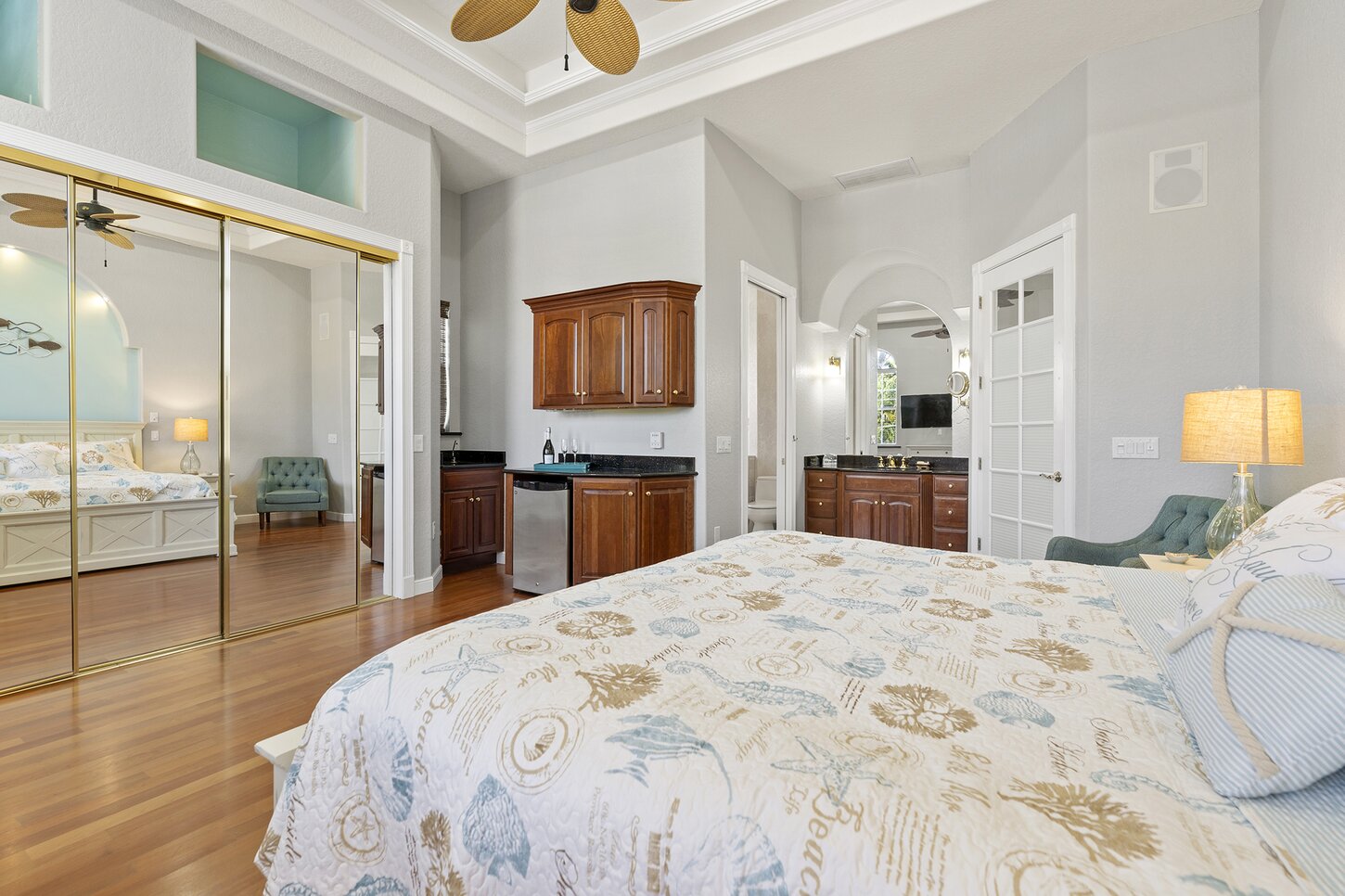 Suite 1  King bed with private vanity