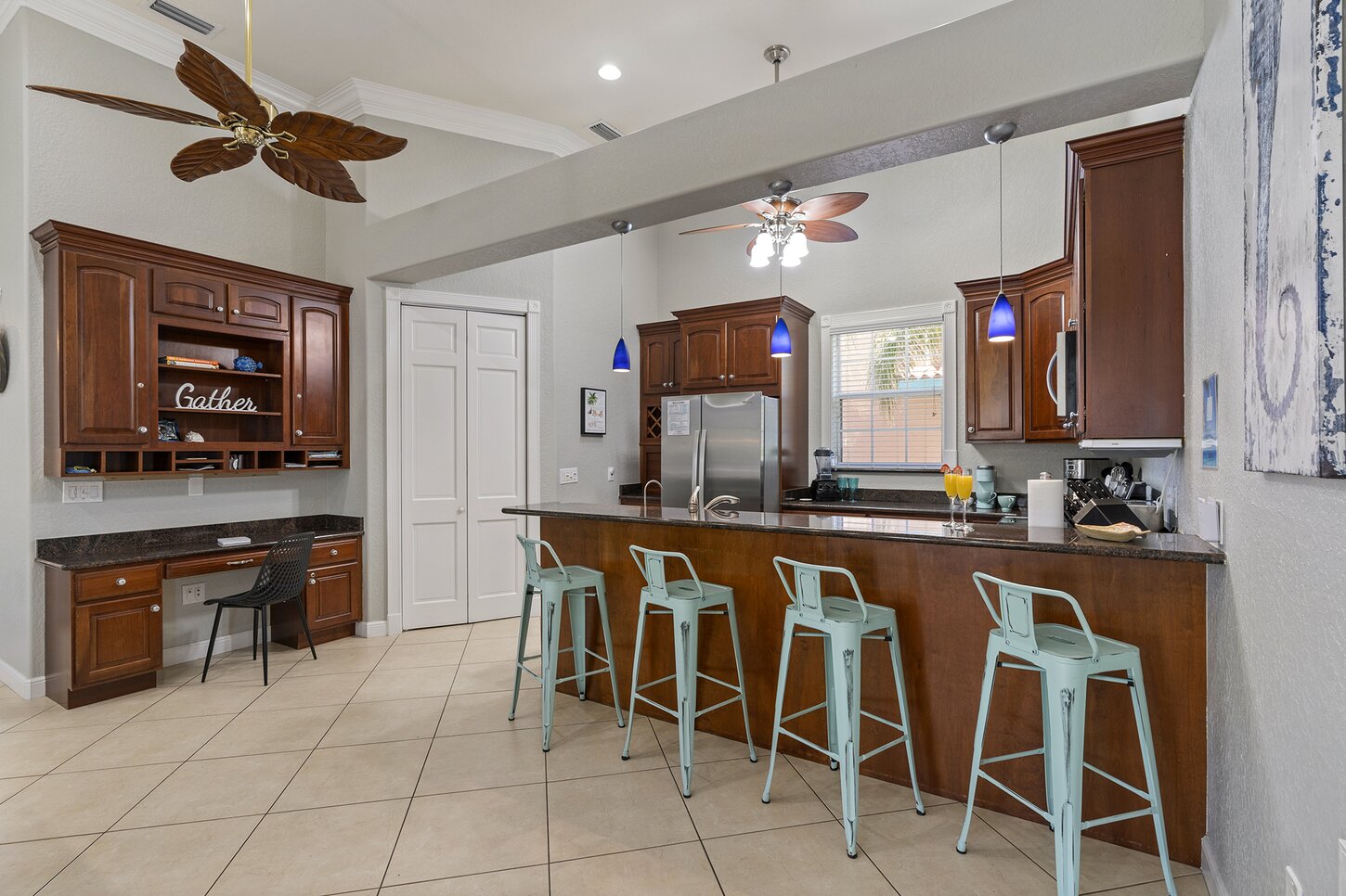 Equipped kitchen, view our reviews!