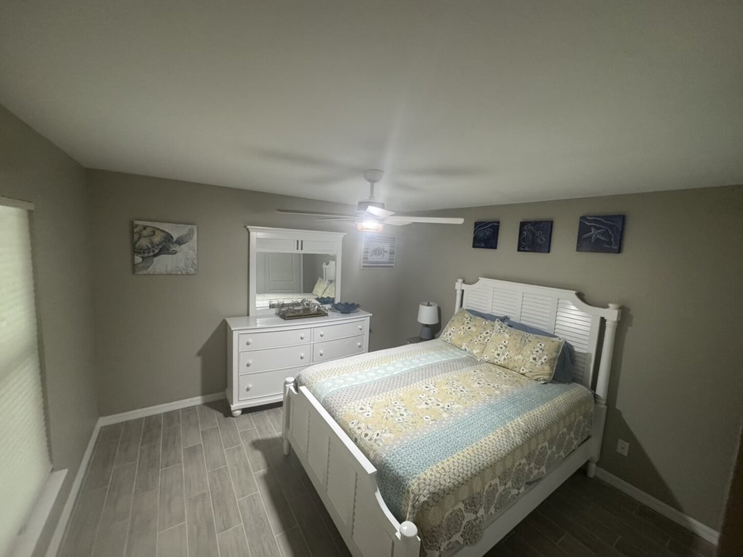 Guest bedroom (Turn Phone Sideways for Full Picture)