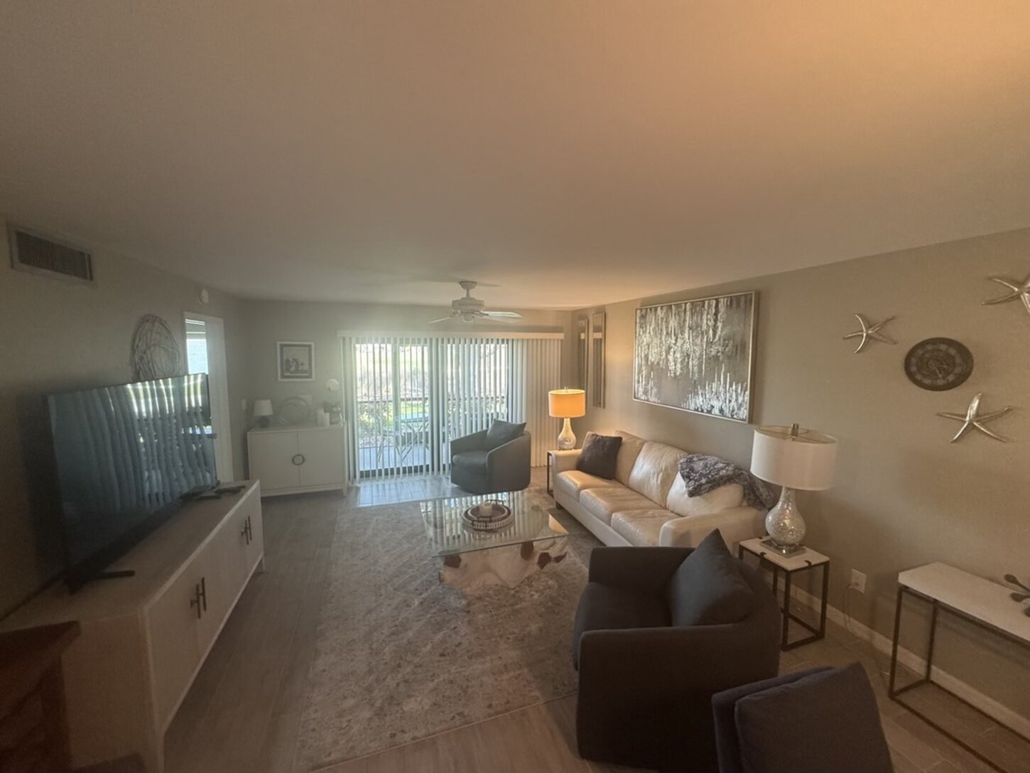 Living room (Turn Phone Sideways for Full Picture)