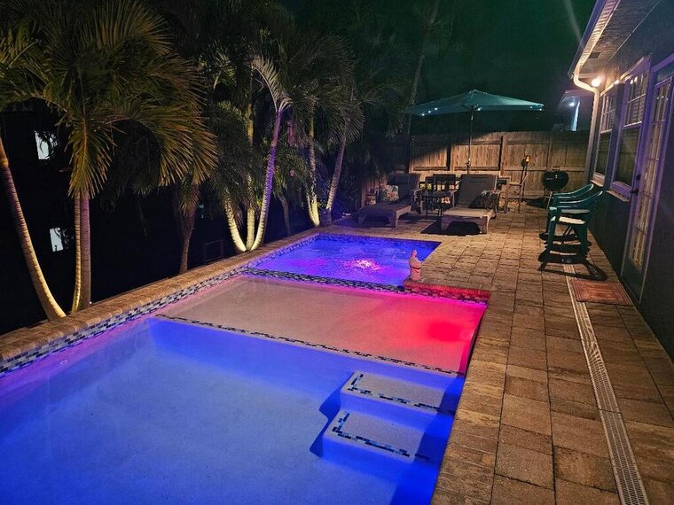 Stunning 5-Star Ft. Lauderdale WATERFRONT Home ~ HEATED Pool & Hot Tub ~ Dogs Welcome ~ Fully-Licensed!!!*