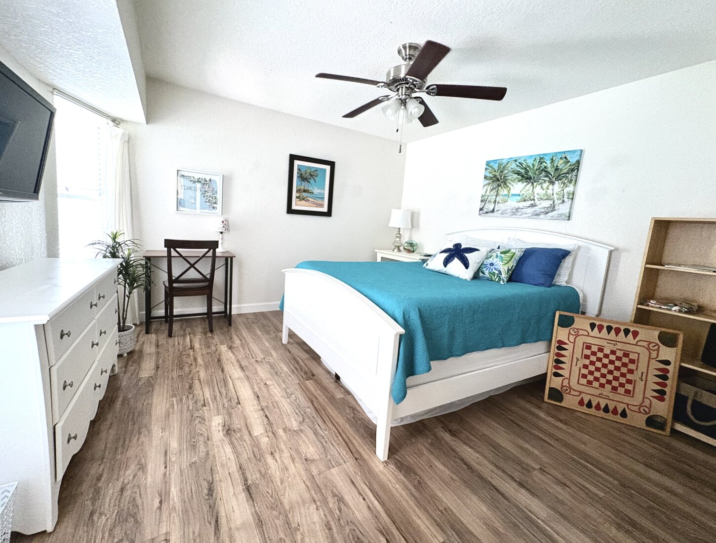 Guest Bedroom 1 (Queen)
