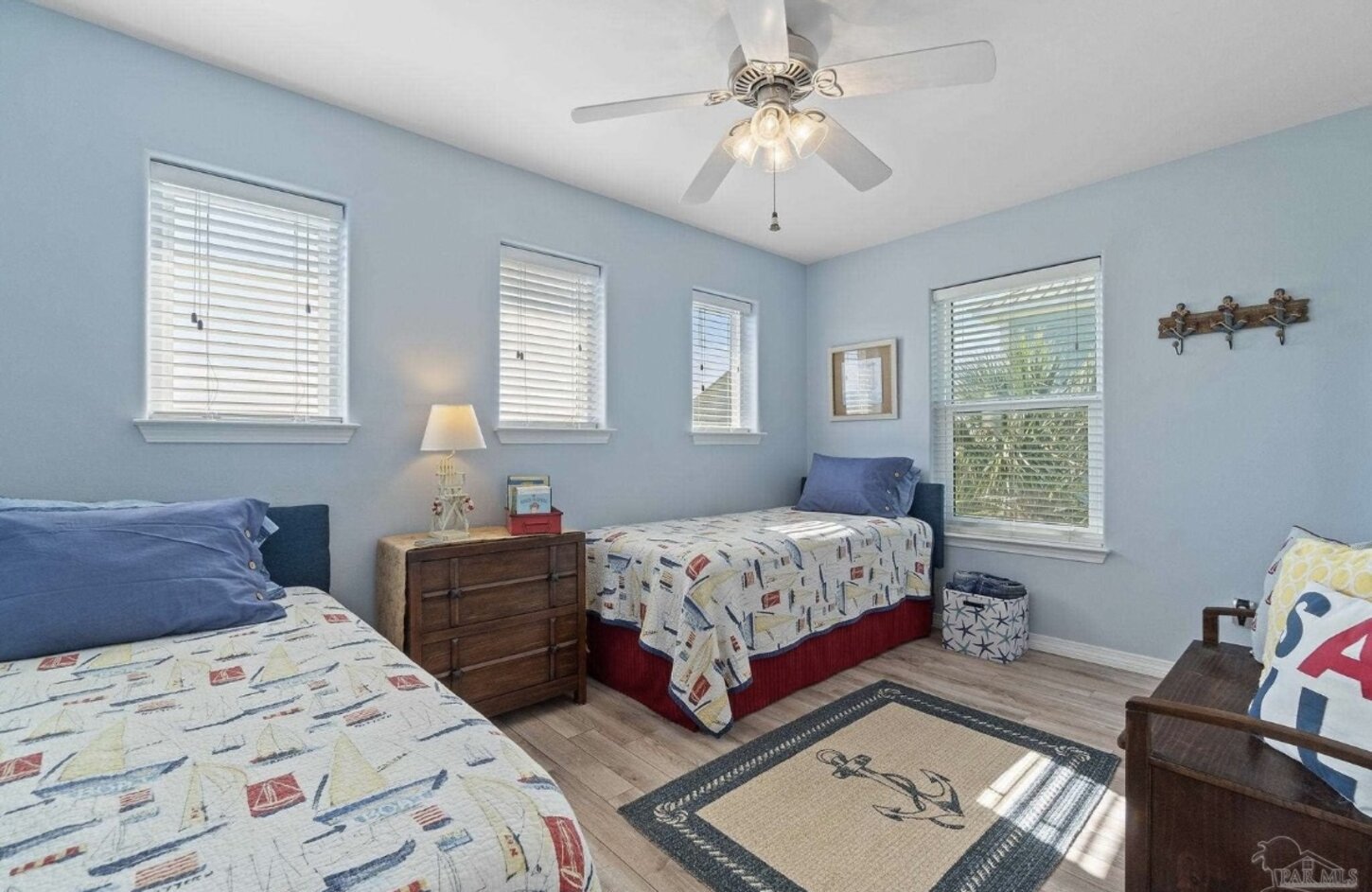 Twin bedroom on top level