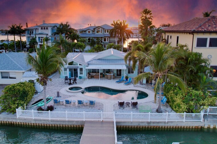 End of Summer Deal - Waterfront - Pool &Golf Cart