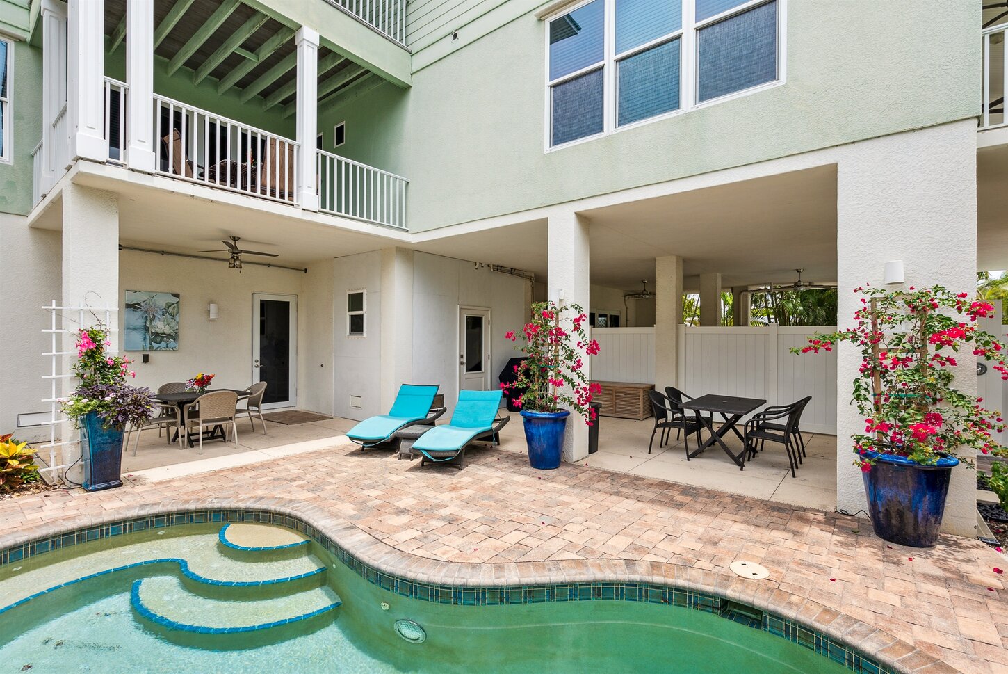 Overall Lanai Looking Toward Foyer Entry Door