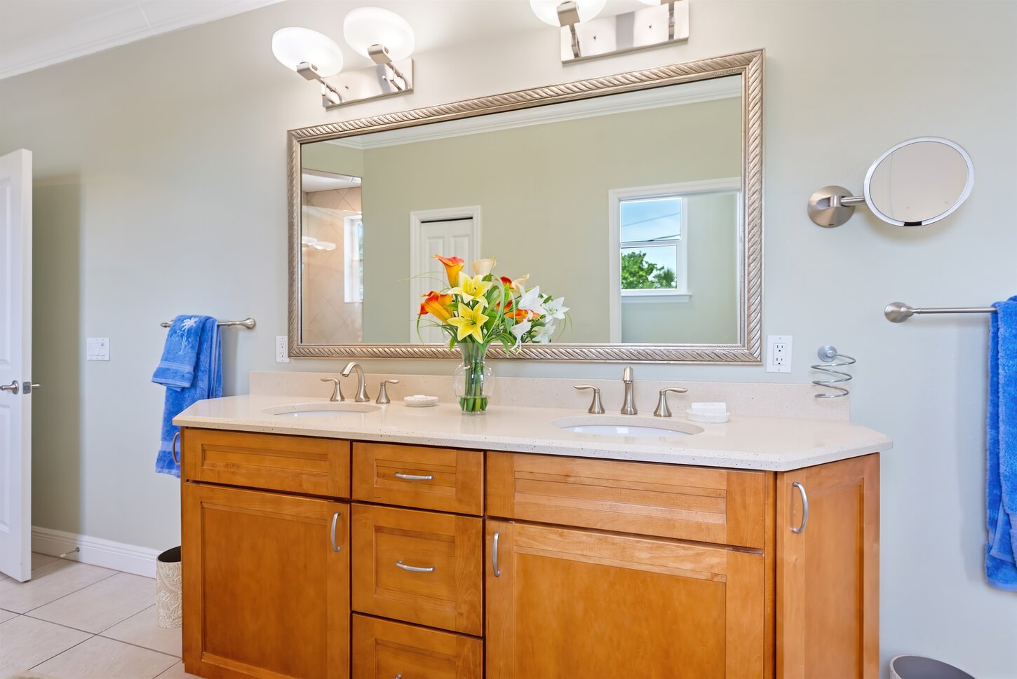 Master Dual Sink  Makeup Mirror