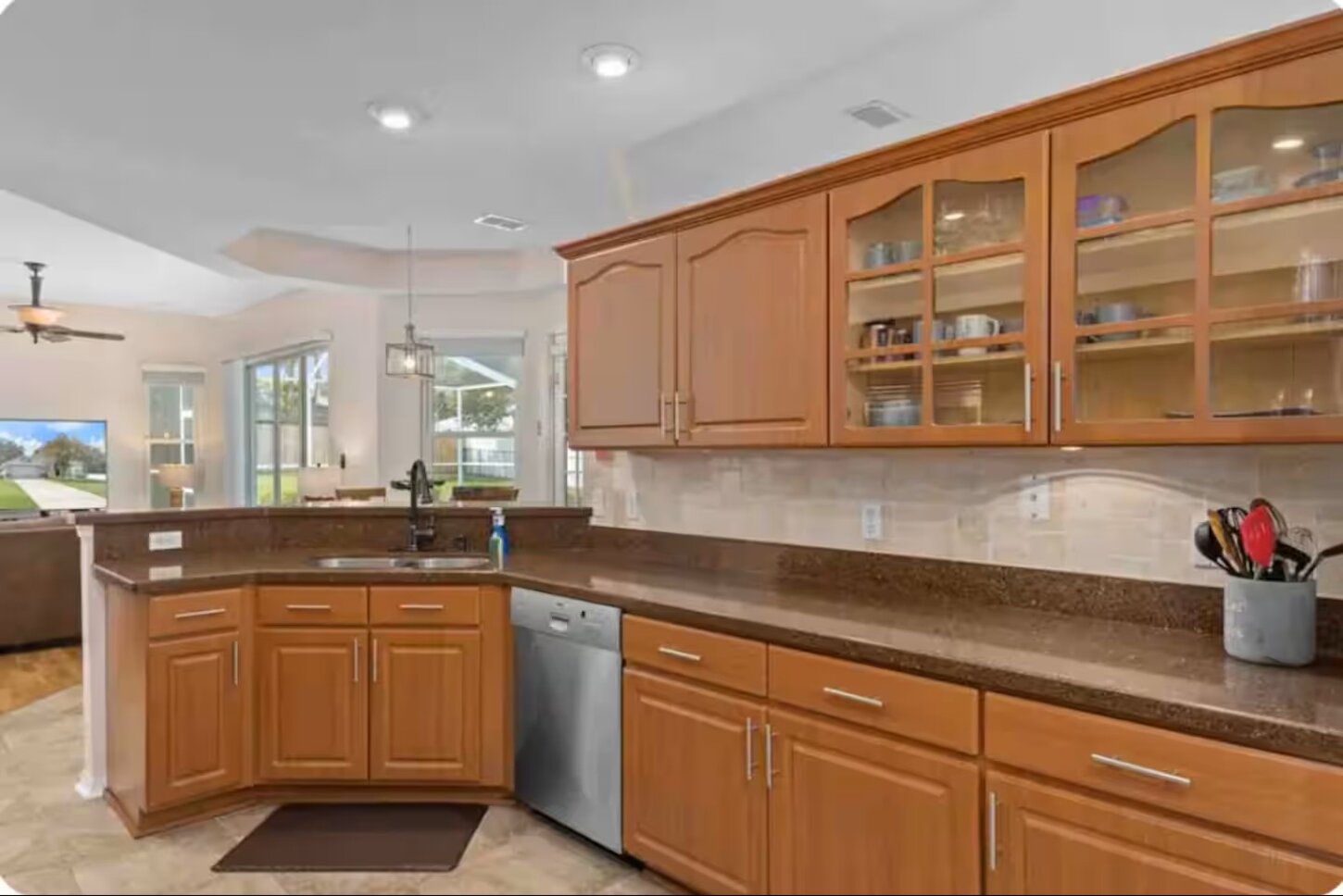 Big spacious kitchen. Easy to unload all those groceries when you get back from shopping.