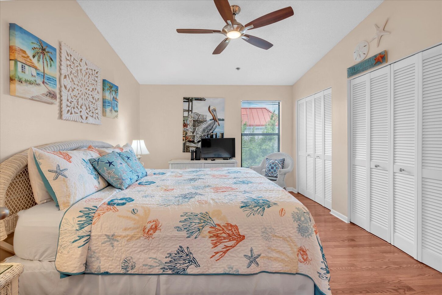 King size bedroom with private ensuite