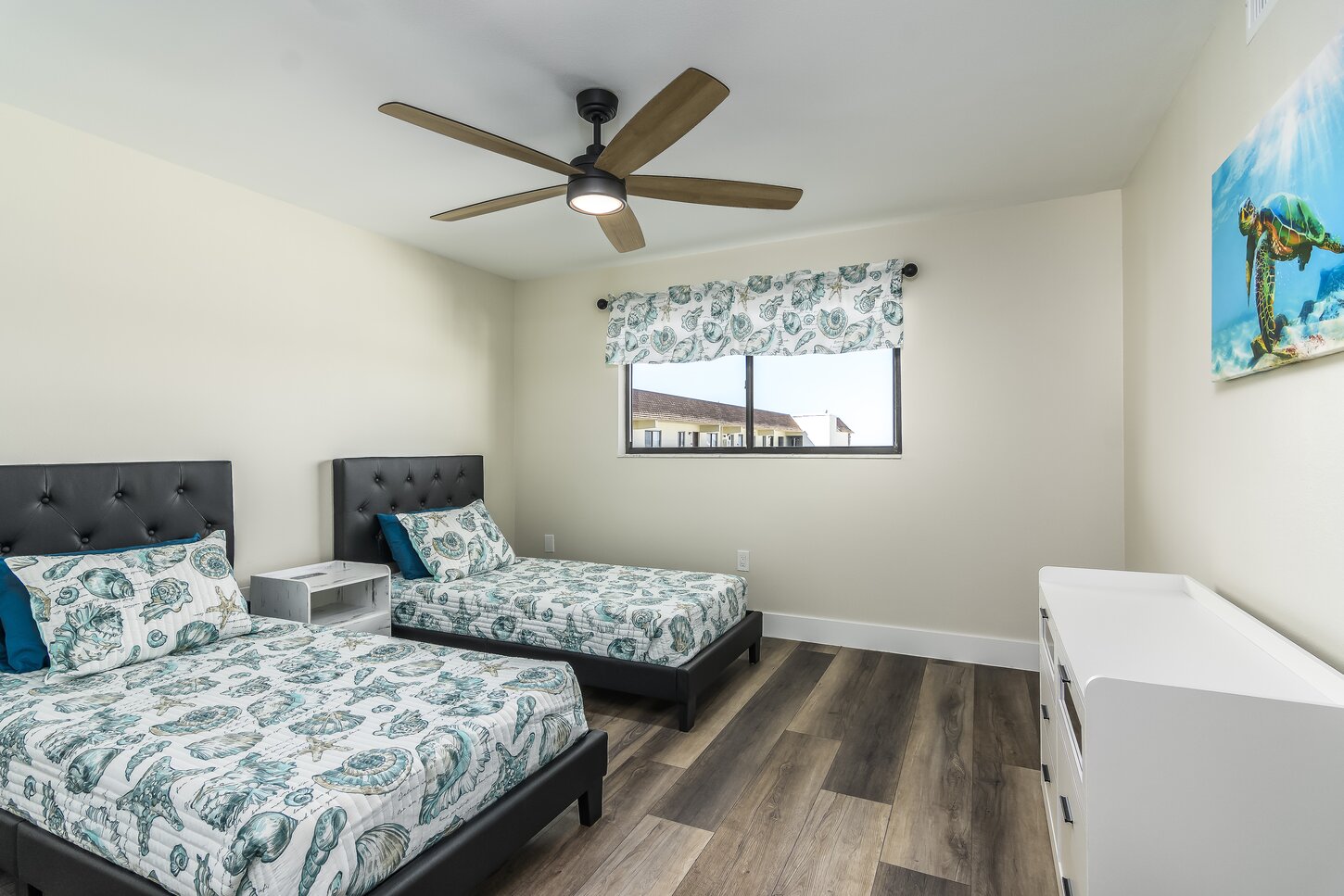 Bedroom 2 - Twin Beds that can convert to a King Bed