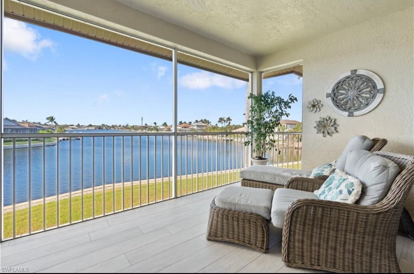 Balcony with Outdoor Seating